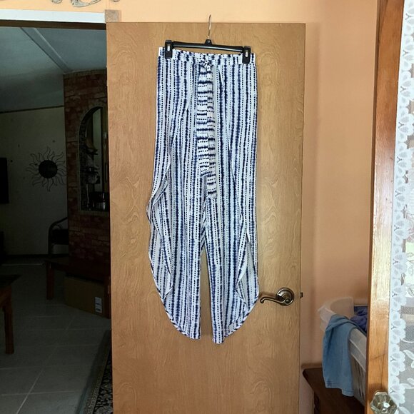 NWOT Pacific beach wide leg wrap beach pants - Picture 3 of 7